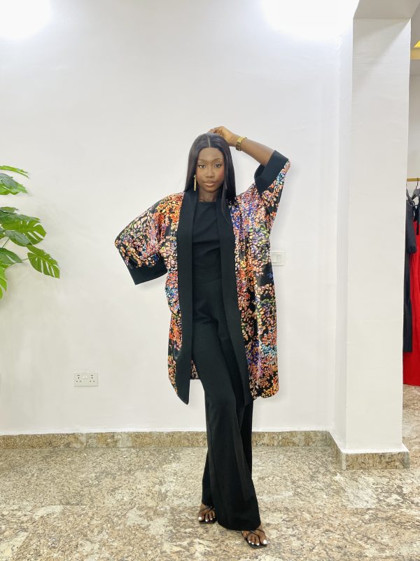 Stylish African Kimono for Women - A blend of timeless elegance and cultural flair, perfect for a versatile fashion statement.