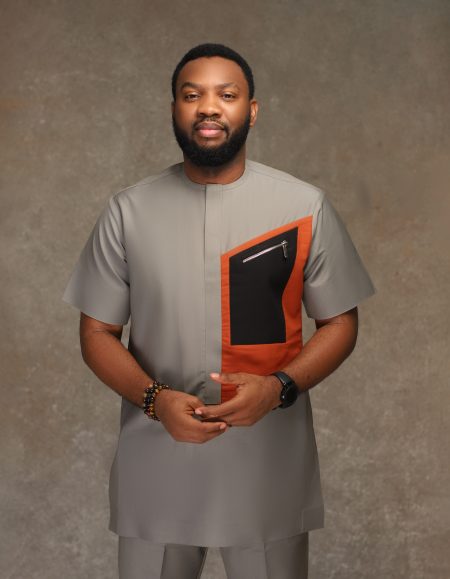 Elevate your style with our Grey Traditional African Kaftan with Trousers. A timeless blend of heritage and modernity for the contemporary man.