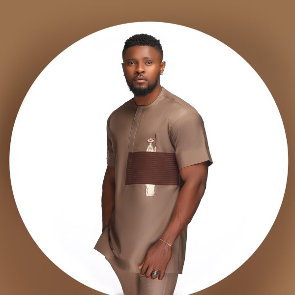 Stylish Brown African Kaftan for Men with Pockets - A fusion of culture and fashion, offering convenience and elegance.