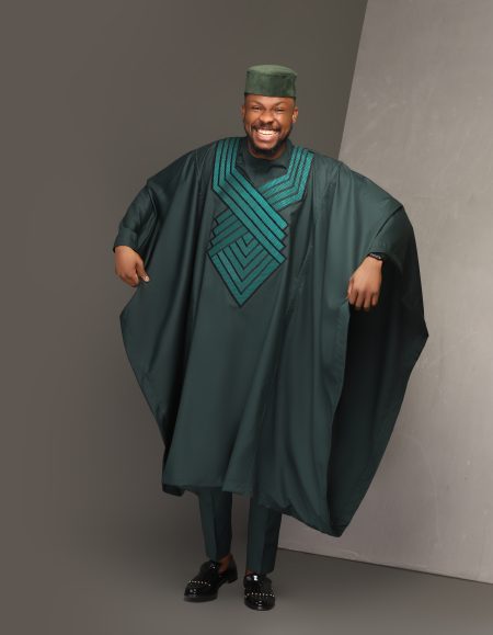 Stylish Green African Agbada for Men - A cultural and fashionable choice, perfect for a standout and sophisticated look.