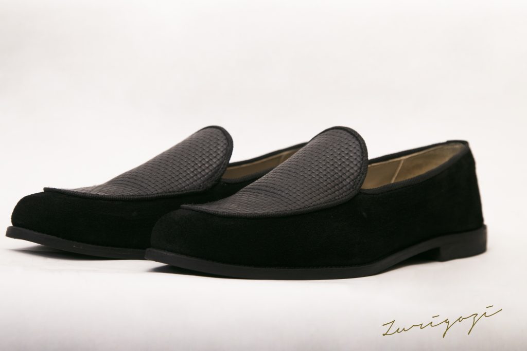 Elevate your style with Zuri Black Basket & Suede Loafers. Discover timeless elegance and comfort in every step. Perfect for the office and occasions !