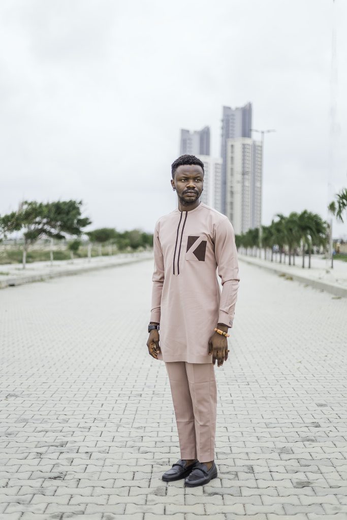 Elevate your style with our modern take on a brown traditional male kaftan & trousers combo with pockets. Timeless elegance for the contemporary gentleman.